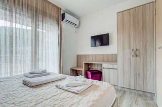 Апарт-отели Adriatik Lux Apartments Будва Семейные апартаменты Делюкс-3