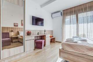 Апарт-отели Adriatik Lux Apartments Будва Номер-студио с видом на море-11